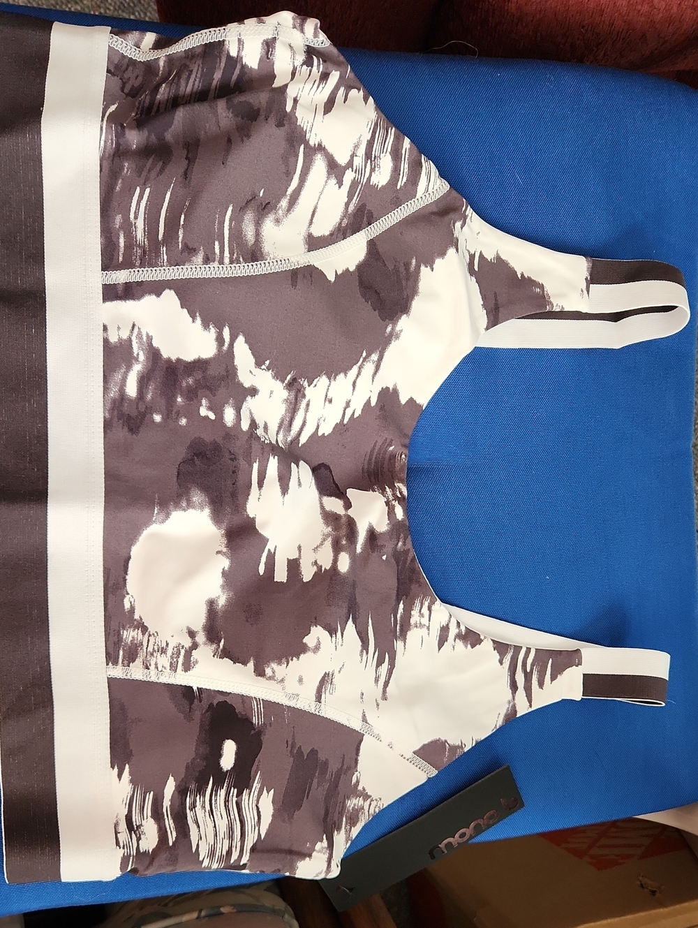 Gray and White Abstract Print Sports Bra. MONA B. NEW!  SZ 2X 3X Plus.